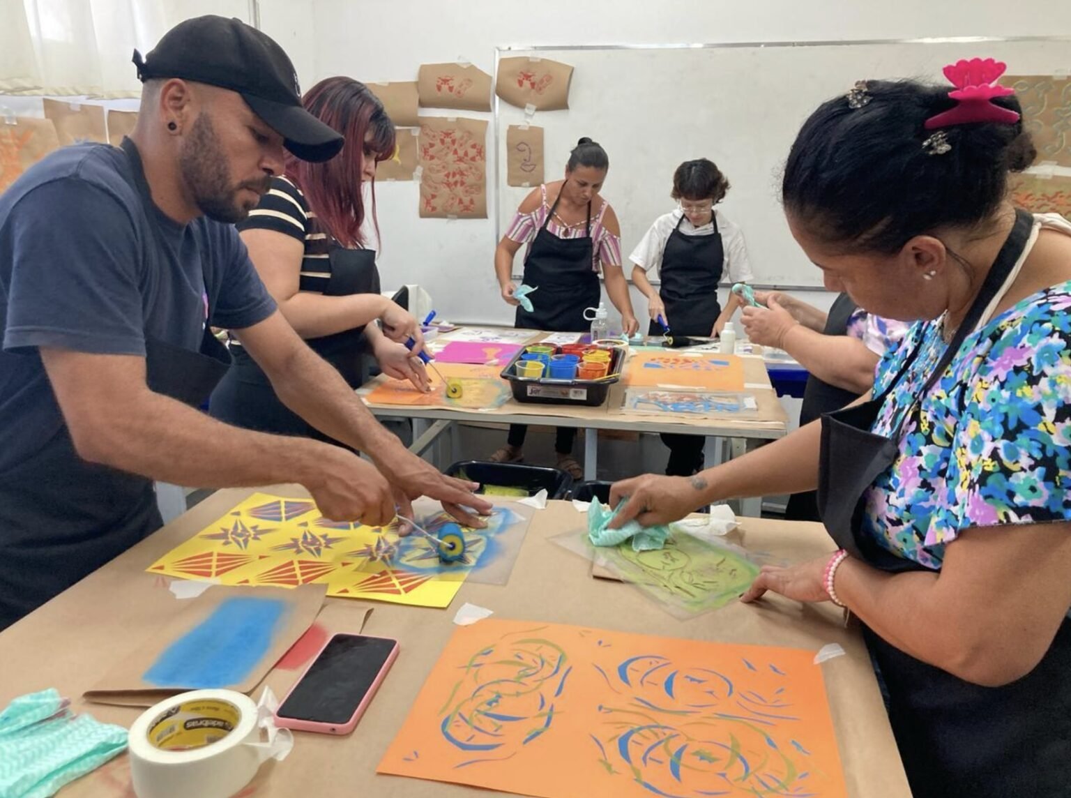 Estamparia que transforma: arte e renda no interior de SP