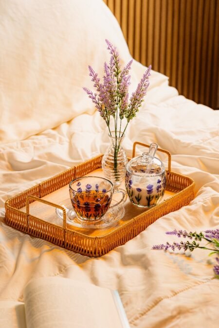 Lyor evidencia primavera em sua nova coleção Lavand Hand