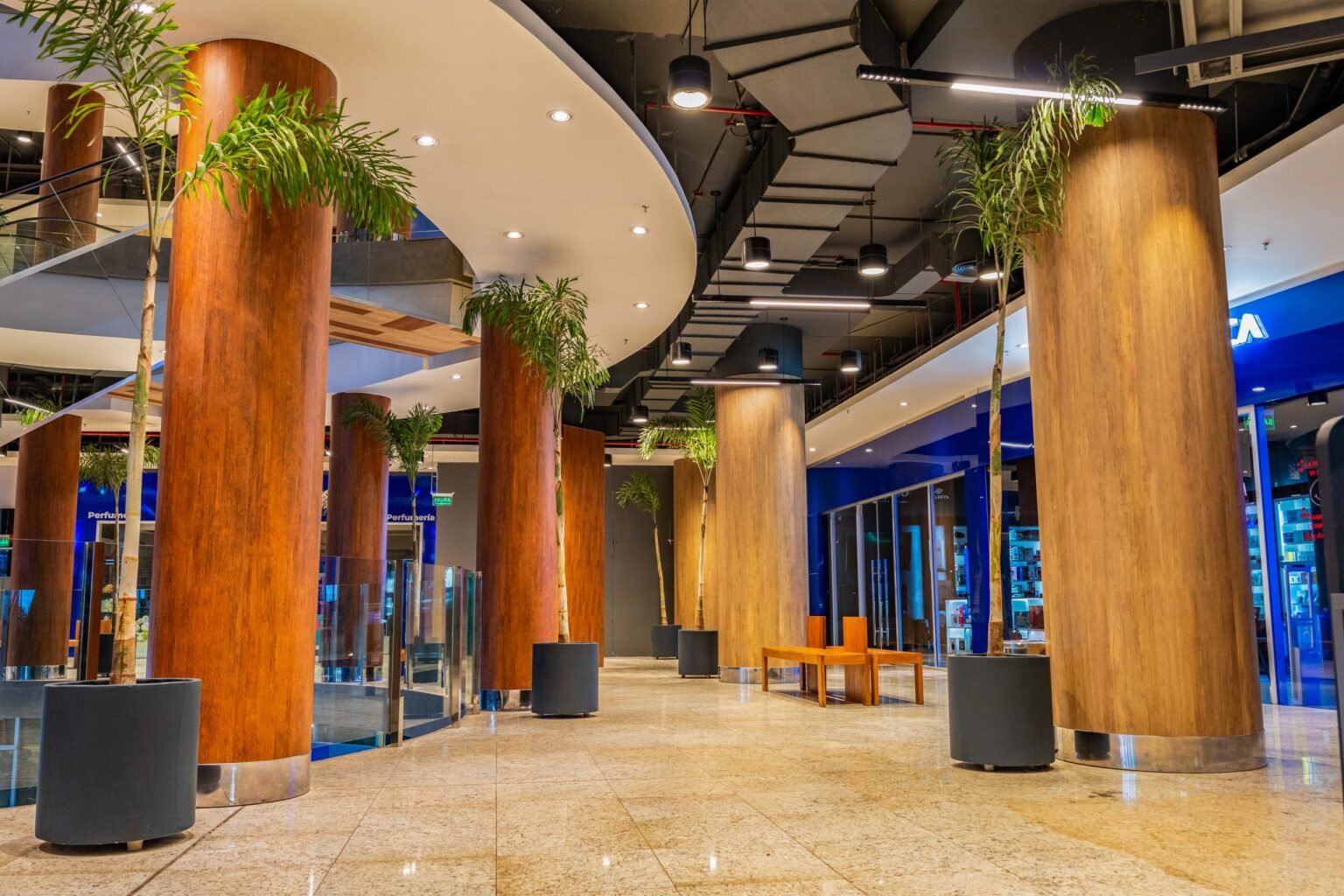 Shopping conta com intervenção arquitetônica sofisticada e funcional