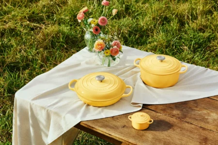 Nova cor da Le Creuset traz leveza e serenidade à cozinha