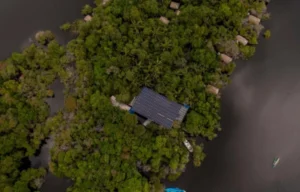 Hotel de selva adota sistema solar e zera emissões na Amazônia
