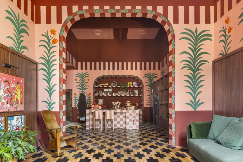 Cecília Lemos assina projeto vibrante para Deca na CASACOR PE 2025